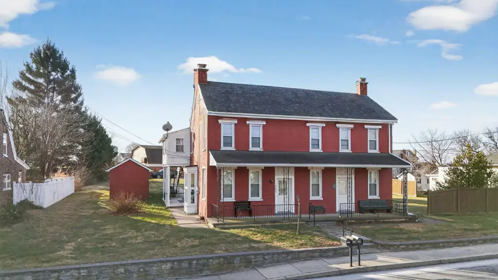 Bird-in-Hand Investment - 2648 Old Philadelphia Pike, Bird in Hand, PA, USA - Intel Auctions