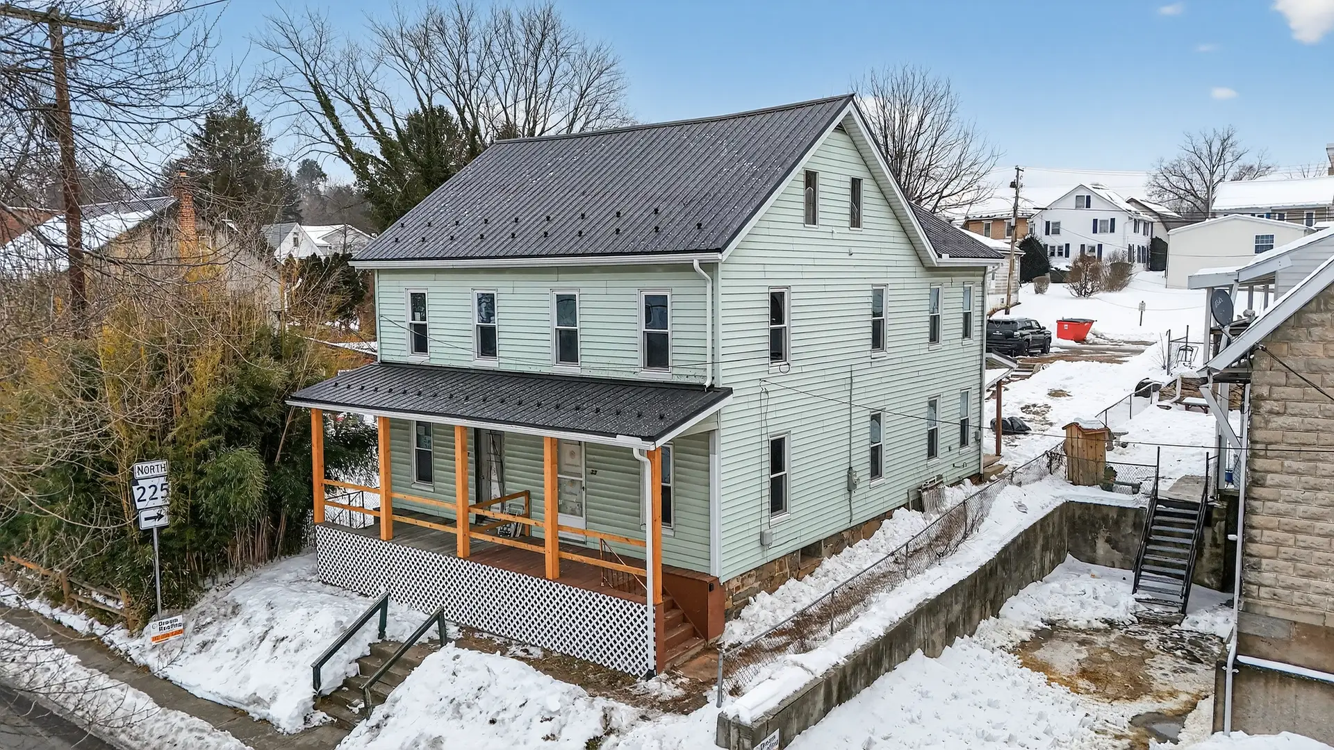 Halifax 2 Unit Apartment - 33 North 4th Street, Halifax, PA, USA - Intel Auctions