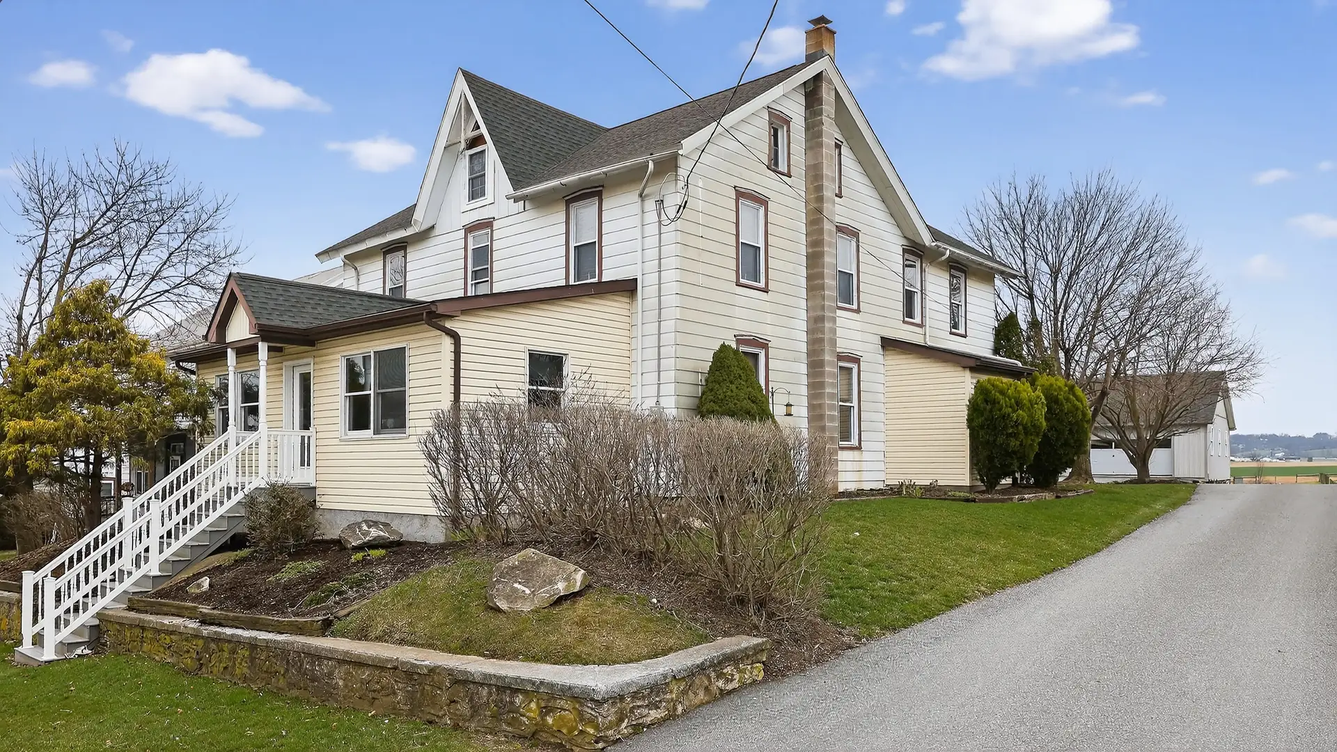 White Horse Homestead - 5624 Old Philadelphia Pike, Gap, PA, USA - Intel Auctions