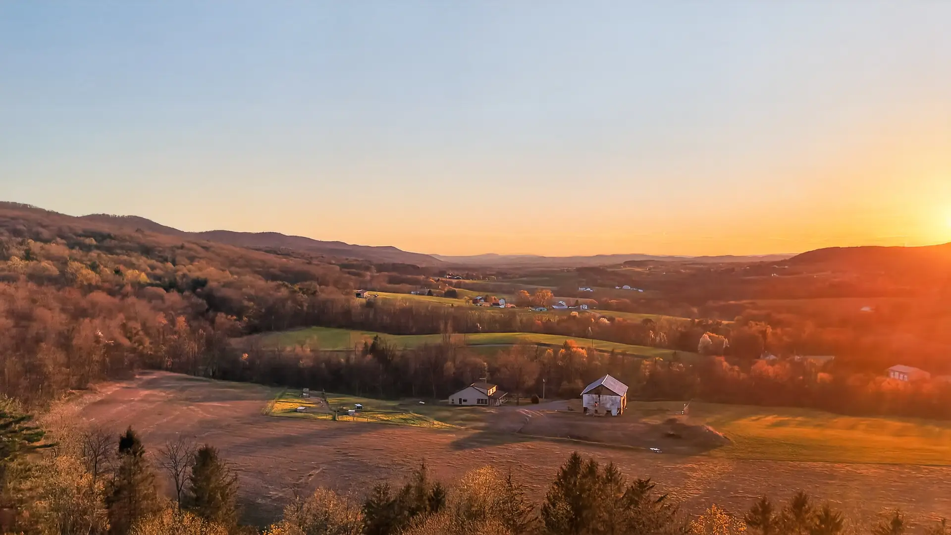 FROM DAWN TILL DUSK - 337 Swamp Rd, Halifax, Dauphin County, PA, USA - Intel Auctions