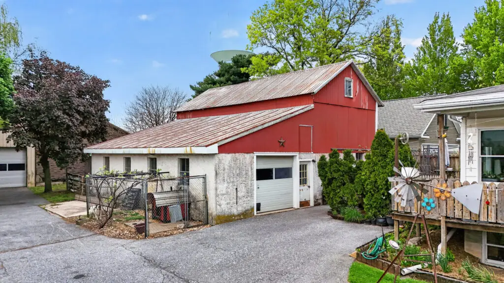 Possibilities Unleashed - 40 Queen Rd, Gordonville, PA, USA - Intel Auctions
