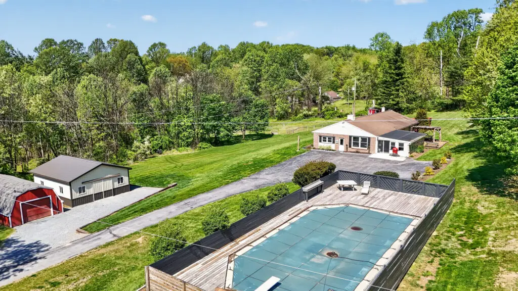 Honey Brook Hideaway - 358 Lammey Rd, Honey Brook, PA, USA - Intel Auctions