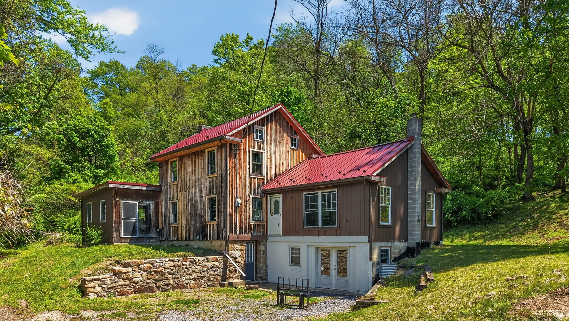 Riverside Cabin - 2210 State Rte 147, Dalmatia, PA, USA - Intel Auctions