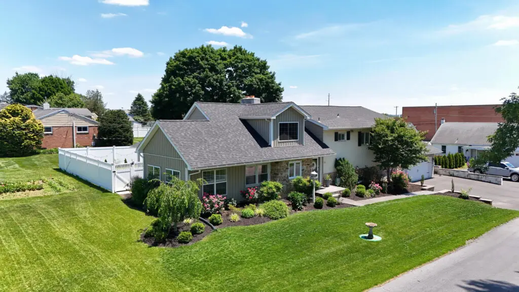 New Holland Residence - 111 Water St, New Holland, PA, USA - Intel Auctions
