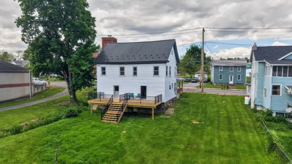 Updated 2 Unit Apartment - 3266 North Old Trail, Shamokin Dam, PA, USA - Intel Auctions