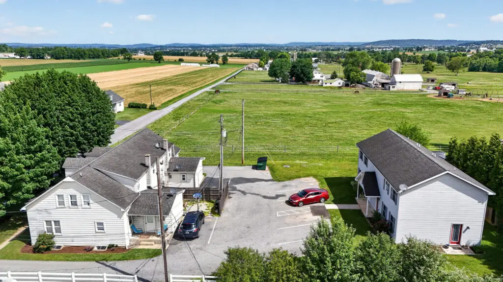 Elegant Leola Apartments - 15 Stoltzfus Lane, Leola, PA, USA - Intel Auctions