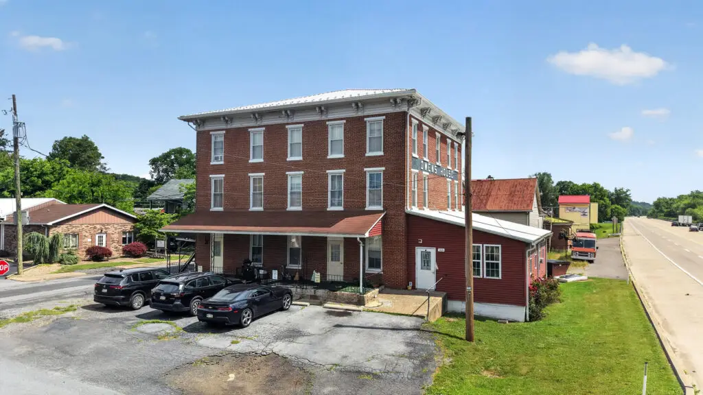 HISTORIC OWEN’S HOUSE - 403 North Front Street, Liverpool, PA, USA - Intel Auctions