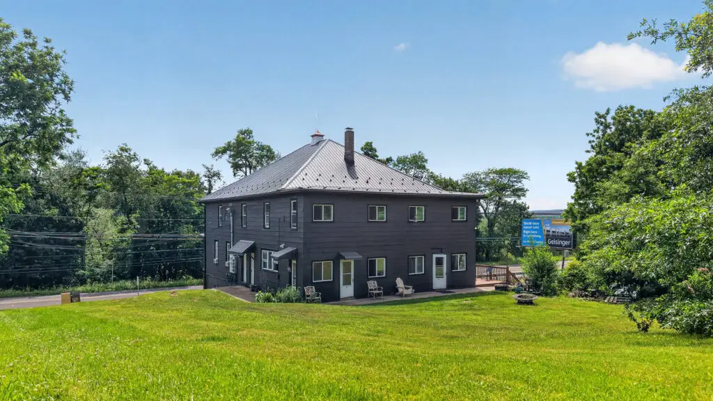Multiple Revenue Investment Property - 670-678 Susquehanna Trail, Northumberland, PA, USA - Intel Auctions