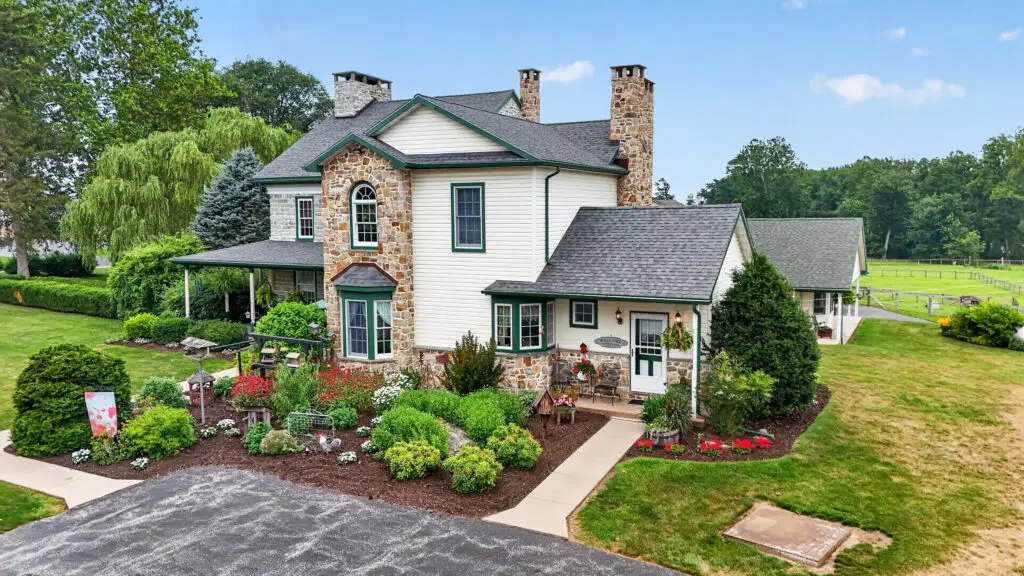 THE BUTTONWOOD FARM - 1505 W Kings Hwy, Gap, PA 17527, USA - Intel Auctions