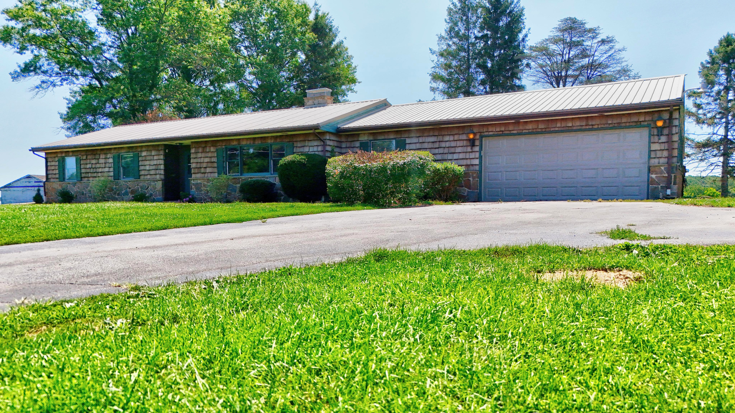 THE COUNTRYSIDE ABODE - 254 Street Road, Cochranville, PA, USA - Intel Auctions