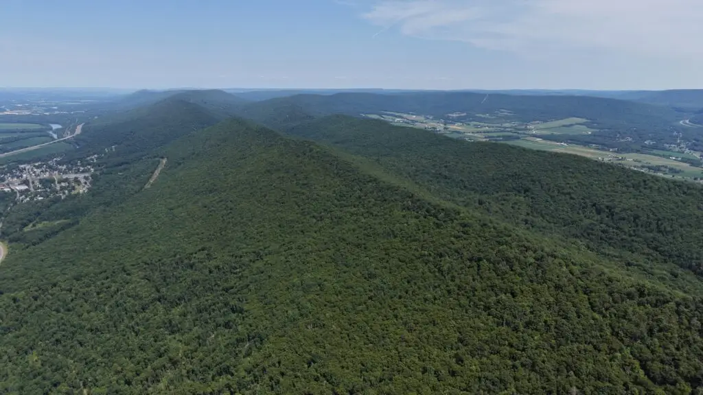 Clinton County Hunting - 880 Phoenix Ln, Mill Hall, PA, USA - Intel Auctions