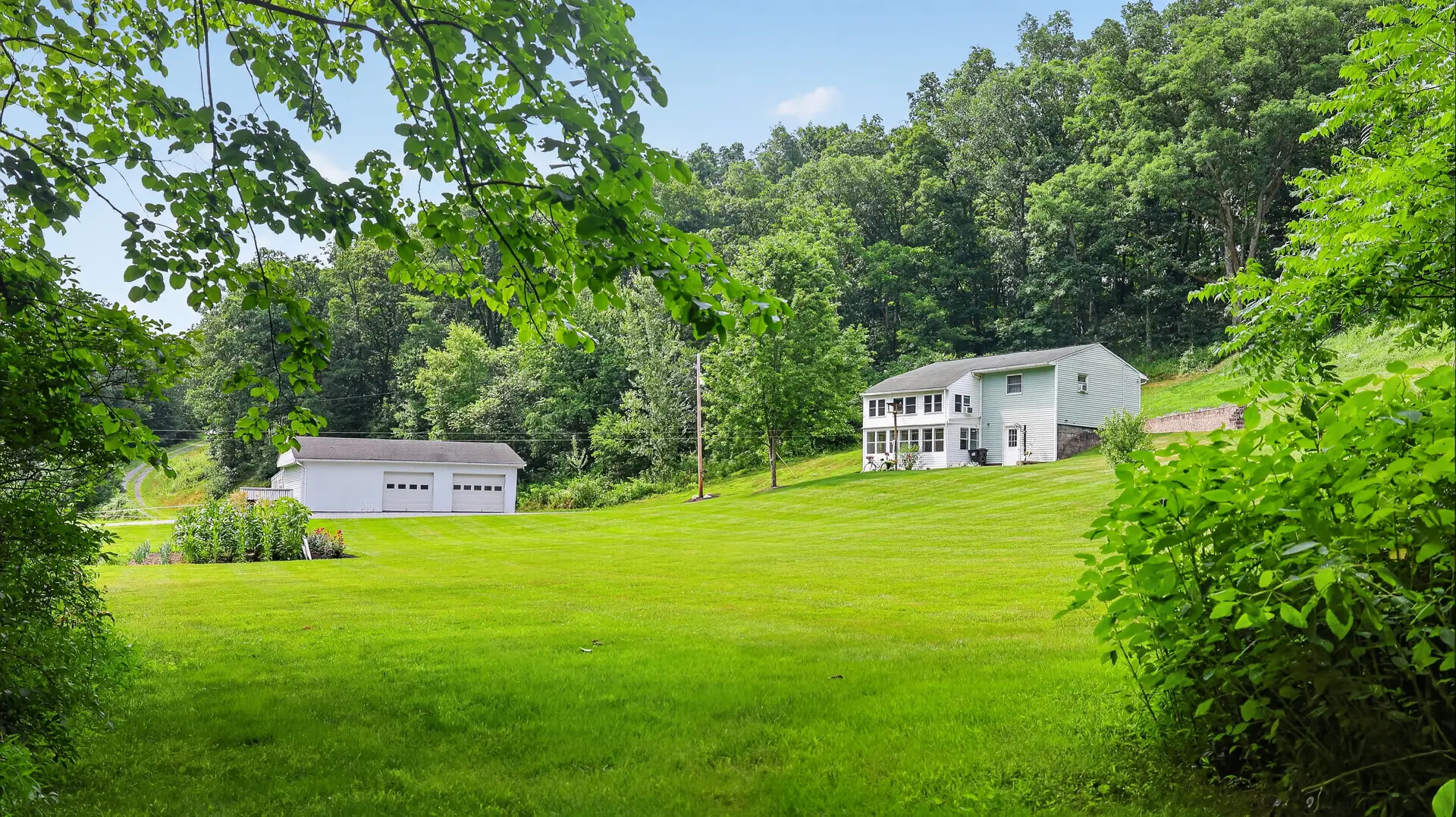 Dauphin County Gem - 542 Honeymoon Trail Lykens, PA - Intel Auctions