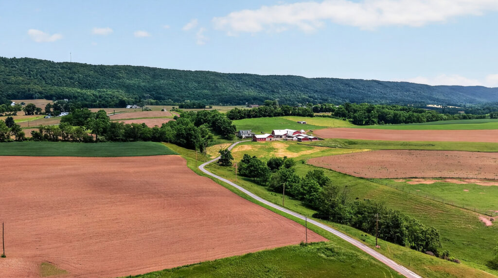 Dornsife Working Farm - 275 Rakers Ln, Dornsife, PA, USA - Intel Auctions