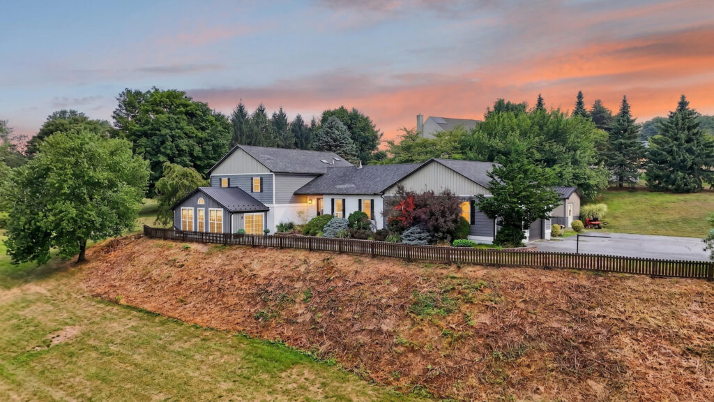 CHURCHTOWN ROAD HOMESTEAD - 338 Churchtown Rd, Narvon, PA, USA - Intel Auctions