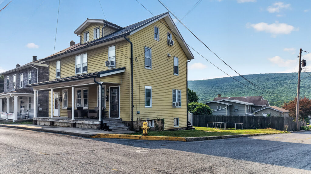 2 Unit Investment Property - 126-128 East Spruce Street, Williamstown, PA, USA - Intel Auctions