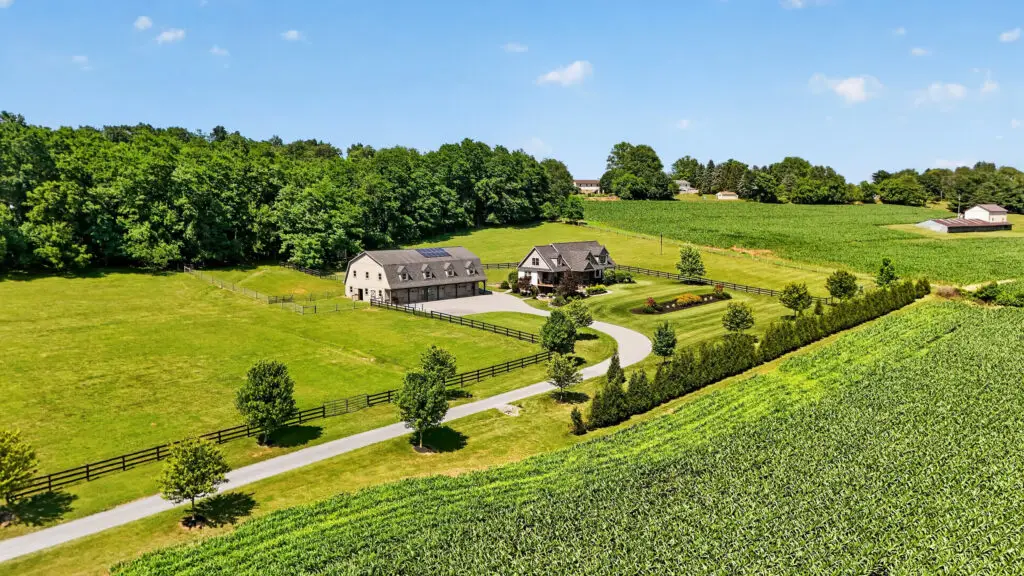 FANTASTIC FAMILY FAVORITE - 409 Weaver Rd, Strasburg, PA, USA - Intel Auctions