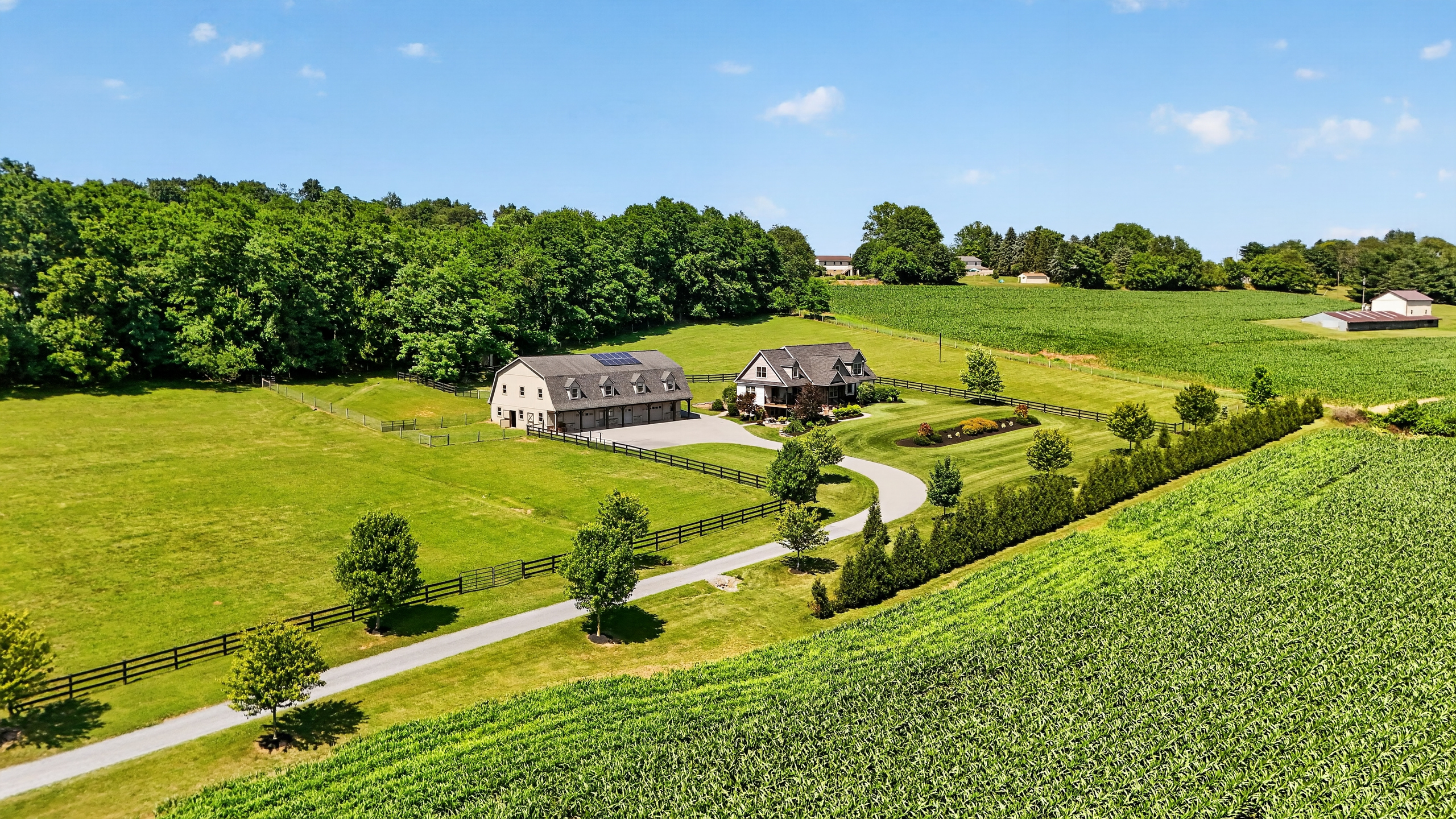FANTASTIC FAMILY FAVORITE - 409 Weaver Rd, Strasburg, PA, USA - Intel Auctions