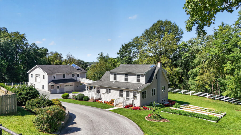 COUNTRY VIEWS IN KINZERS - 901 Smyrna Rd, Kinzers, PA, USA - Intel Auctions