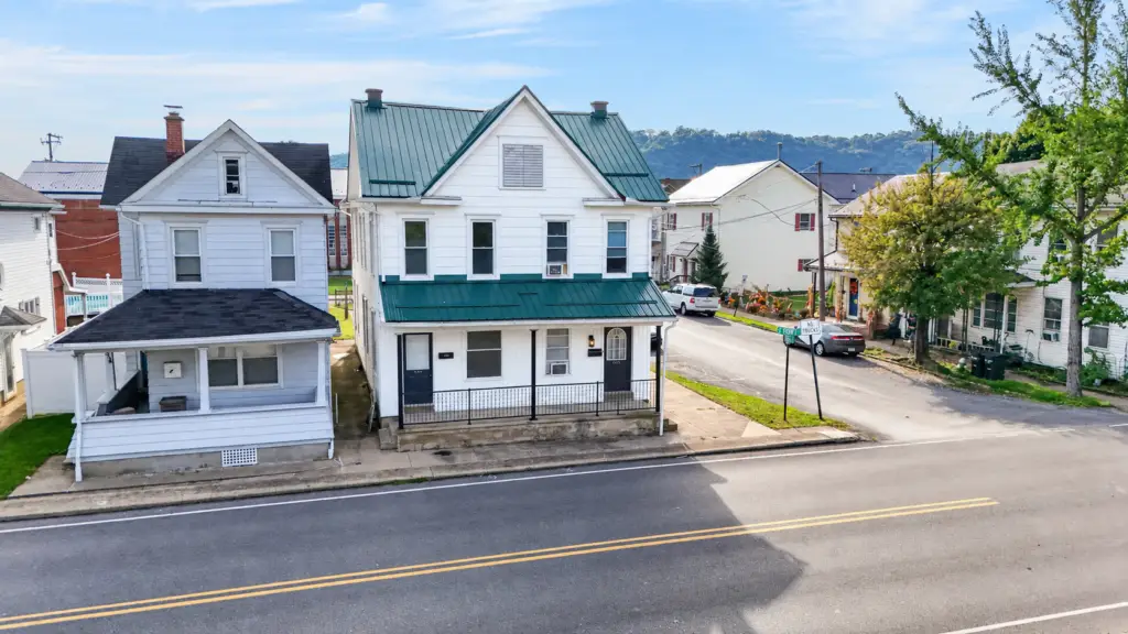 Riverfront 2-Unit - 356-358 S Front St, Sunbury, PA - Intel Auctions