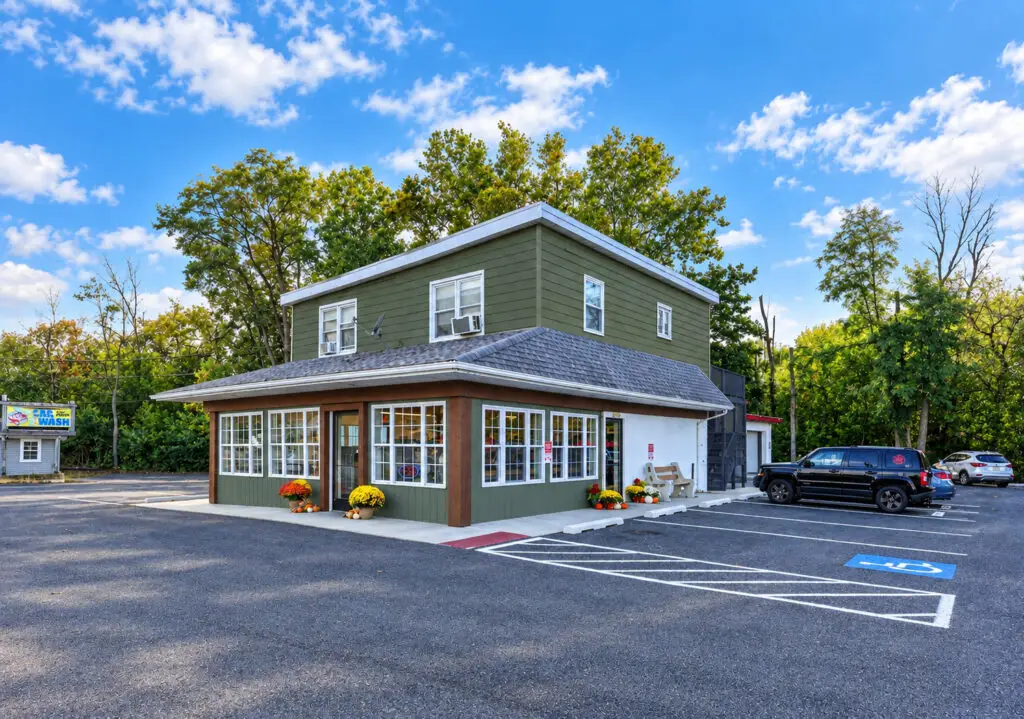 Income Powerhouse - 300 North Reading Road, Ephrata, PA, USA - Intel Auctions